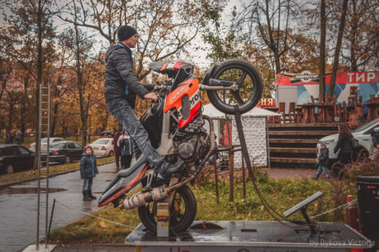 Testing of grease for road and sport bike chains